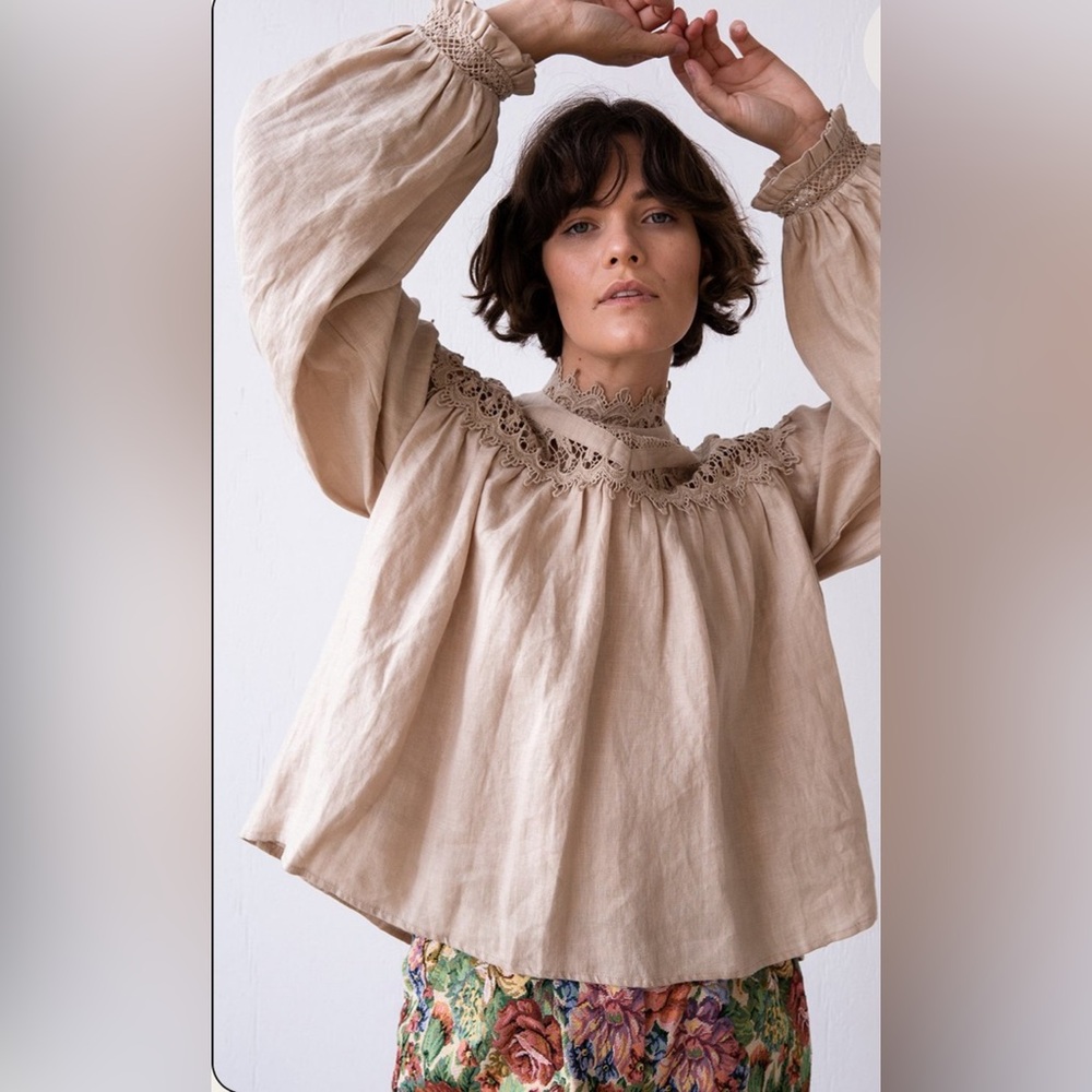 NWT Meadows Vinca Top in Cream, 100% Linen